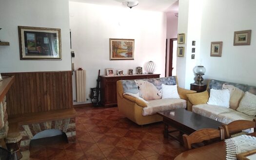 RIF. 943 APPARTAMENTO IN APIRO