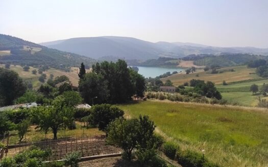 RIF. 943 APPARTAMENTO IN APIRO