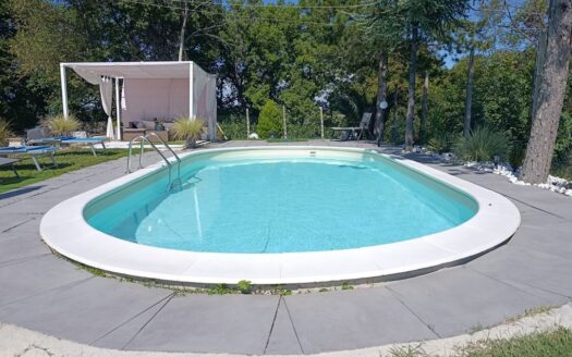 Cingoli Immobiliare RIF. 949 CASALE PANORAMICO RISTRUTTURATO CON PISCINA E TERRENO