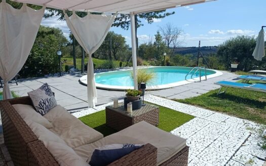 Cingoli Immobiliare RIF. 949 CASALE PANORAMICO RISTRUTTURATO CON PISCINA E TERRENO