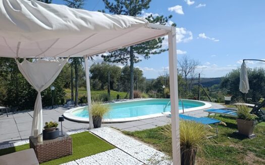 Cingoli Immobiliare RIF. 949 CASALE PANORAMICO RISTRUTTURATO CON PISCINA E TERRENO