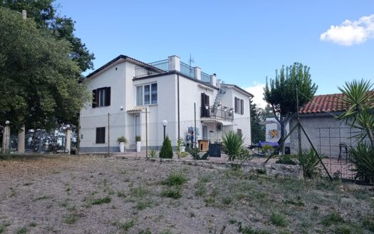 Cingoli Immobiliare RIF. 949 CASALE PANORAMICO RISTRUTTURATO CON PISCINA E TERRENO