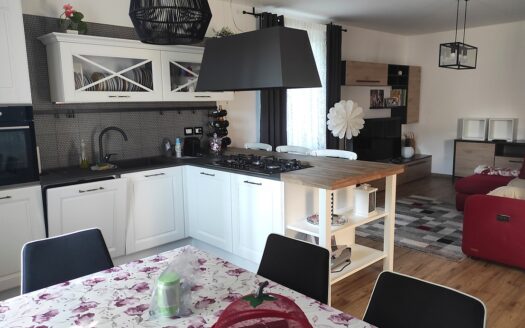 Cingoli Immobiliare RIF. 949 CASALE PANORAMICO RISTRUTTURATO CON PISCINA E TERRENO