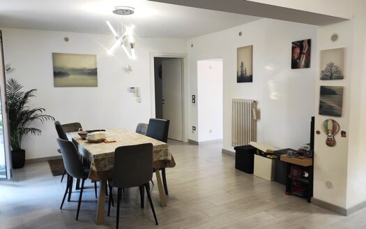 Cingoli Immobiliare RIF. 949 CASALE PANORAMICO RISTRUTTURATO CON PISCINA E TERRENO