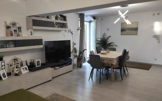 Cingoli Immobiliare RIF. 949 CASALE PANORAMICO RISTRUTTURATO CON PISCINA E TERRENO