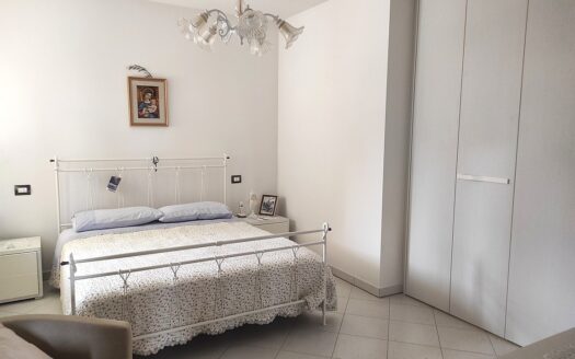 RIF. 951 Appartamento PIANO TERRA con CORTE PRIVATA e GARAGE!