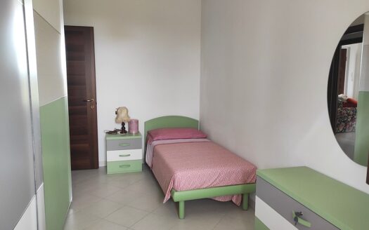RIF. 951 Appartamento PIANO TERRA con CORTE PRIVATA e GARAGE!