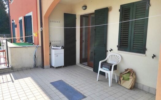 RIF. 951 Appartamento PIANO TERRA con CORTE PRIVATA e GARAGE!
