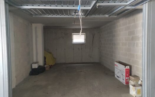 RIF. 951 Appartamento PIANO TERRA con CORTE PRIVATA e GARAGE!