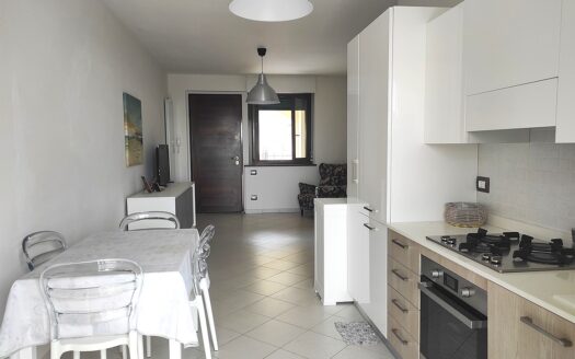RIF. 951 Appartamento PIANO TERRA con CORTE PRIVATA e GARAGE!