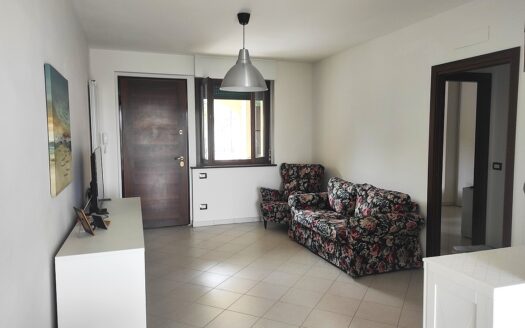 RIF. 951 Appartamento PIANO TERRA con CORTE PRIVATA e GARAGE!