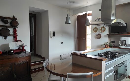 RIF. 954 Dimora di Prestigio con Dependance e Piscina: un’oasi di charme e comfort.