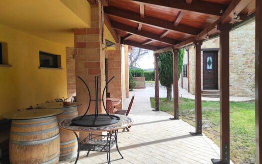 RIF. 954 Dimora di Prestigio con Dependance e Piscina: un’oasi di charme e comfort.