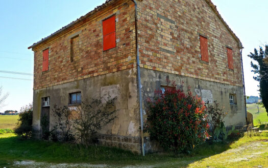 RIF. 761 Casolare Panoramico da Ristrutturare