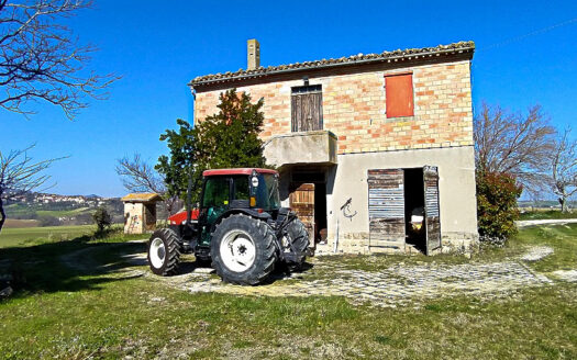 RIF. 761 Casolare Panoramico da Ristrutturare