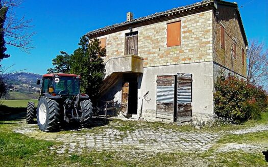 RIF. 761 Casolare Panoramico da Ristrutturare