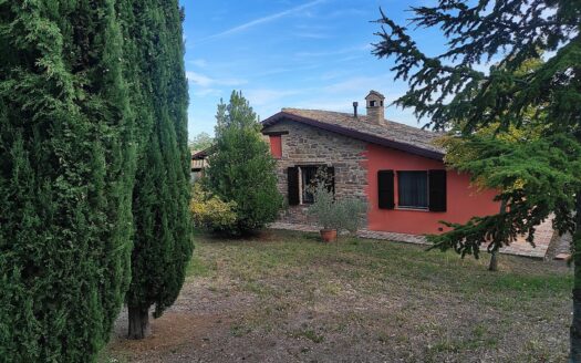 RIF. 954 CASALE ESCLUSIVO CON PARCO PRIVATO