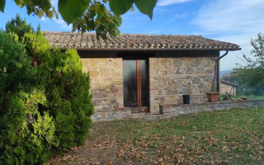 RIF. 954 CASALE ESCLUSIVO CON PARCO PRIVATO