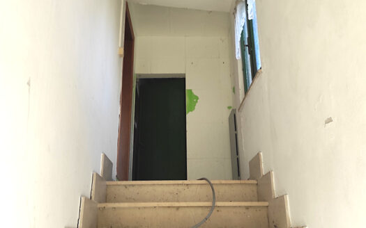 Casale Panoramico con 2 Ettari di Terreno e Contributo Ricostruzione Già Concesso.