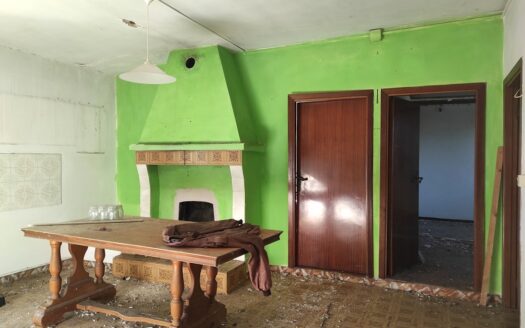 Casale Panoramico con 2 Ettari di Terreno e Contributo Ricostruzione Già Concesso.