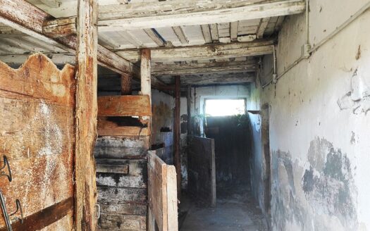 Casale Panoramico con 2 Ettari di Terreno e Contributo Ricostruzione Già Concesso.