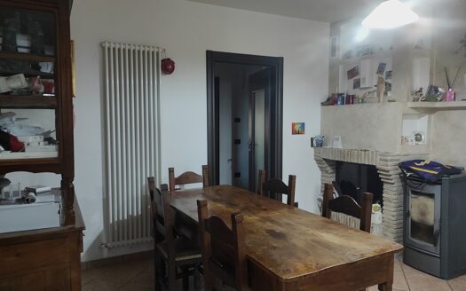 RIF. 954 CASALE ESCLUSIVO CON PARCO PRIVATO