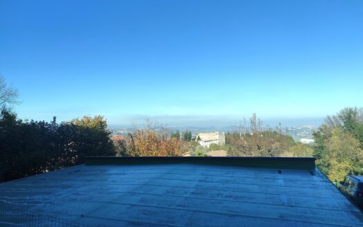 RIF. 960 APPARTAMENTO LUMINOSO CON VISTA “BALCONE DELLE MARCHE”