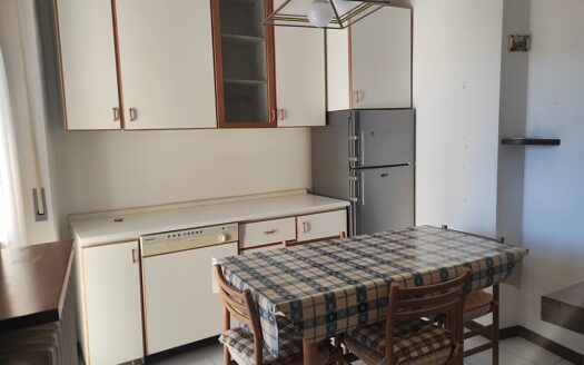 RIF. 960 APPARTAMENTO LUMINOSO CON VISTA “BALCONE DELLE MARCHE”