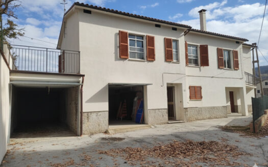 RIF. 965 Castel Sant’Angelo di Cingoli: Indipendenza e tranquillità