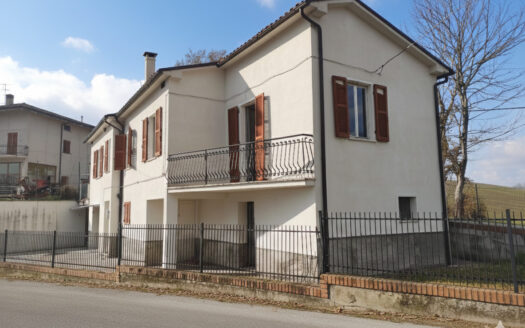 RIF. 965 Castel Sant’Angelo di Cingoli: Indipendenza e tranquillità