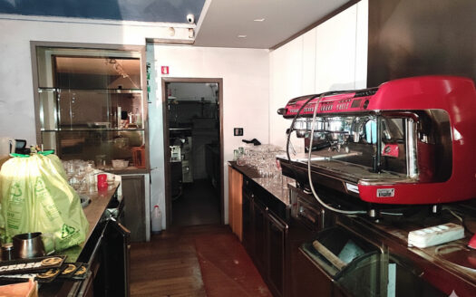 Cingoli Immobiliare RIF: 969 Opportunità Storica a Cingoli: Il “Bar Dei Tigli” cerca un nuovo capitolo!