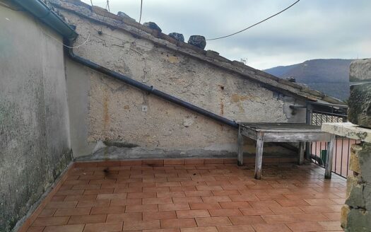 RIF. 972 SOLUZIONE INDIPENDENTE IN CENTRO STORICO