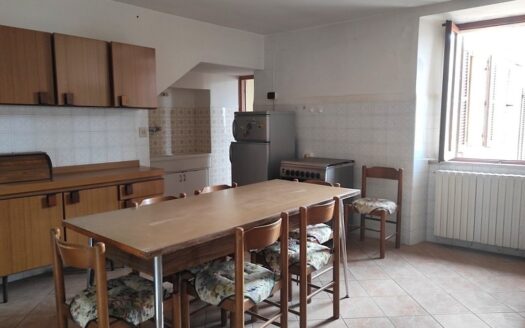 RIF. 972 SOLUZIONE INDIPENDENTE IN CENTRO STORICO