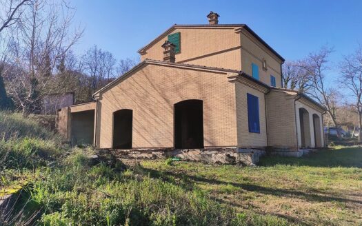 RIF. 974 SPLENDIDA CASA SINGOLA ALLO STATO GREZZO CON VISTA PANORAMICA