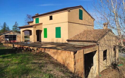 RIF. 974 SPLENDIDA CASA SINGOLA ALLO STATO GREZZO CON VISTA PANORAMICA