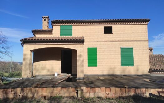 RIF. 974 SPLENDIDA CASA SINGOLA ALLO STATO GREZZO CON VISTA PANORAMICA