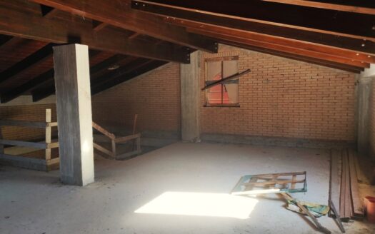 RIF. 974 SPLENDIDA CASA SINGOLA ALLO STATO GREZZO CON VISTA PANORAMICA