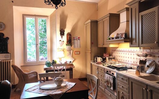 RIF. 976 IL FASCINO DEL PIANO NOBILE IN PALAZZO STORICO