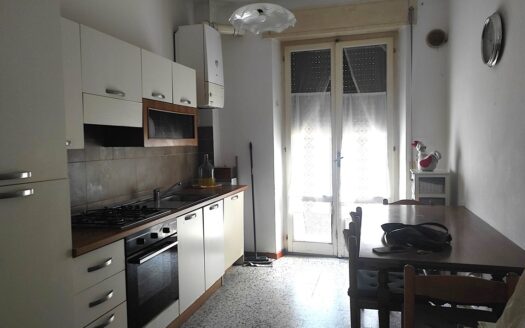 RIF. 979 SAN GIUSEPPE AMPIO E LUMINOSO QUADRILOCALE CON GARAGE PRIVATO E CORTE COMUNE.