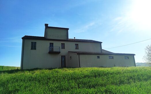 Cingoli Immobiliare RIF. 977 CASALE TRA LE COLLINE DI STAFFOLO!
