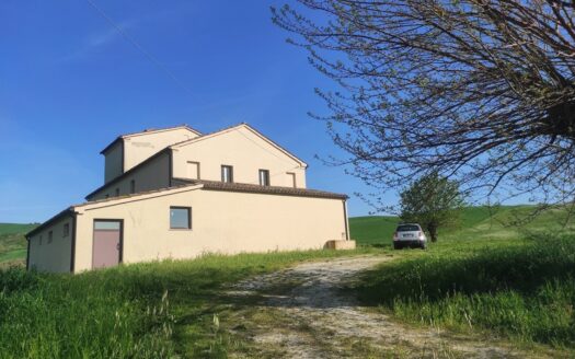 Cingoli Immobiliare RIF. 977 CASALE TRA LE COLLINE DI STAFFOLO!