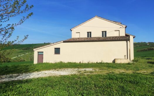 Cingoli Immobiliare RIF. 977 CASALE TRA LE COLLINE DI STAFFOLO!