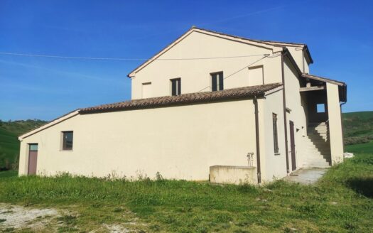 Cingoli Immobiliare RIF. 977 CASALE TRA LE COLLINE DI STAFFOLO!
