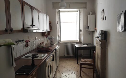 Cingoli Immobiliare RIF. 978 APIRO AMPIA PALAZZINA IN PIETRA NEL CUORE CENTRO STORICO