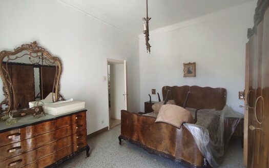 Cingoli Immobiliare RIF. 978 APIRO AMPIA PALAZZINA IN PIETRA NEL CUORE CENTRO STORICO