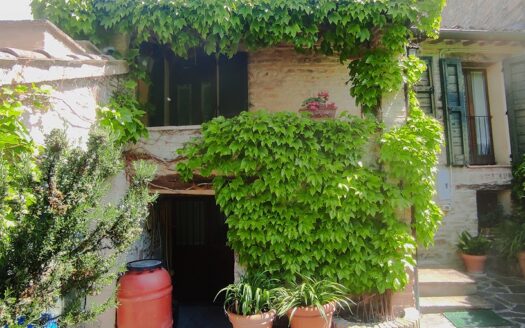 Cingoli Immobiliare Rif. 981 AFFASCINANTE CIELO-TERRA IN PIETRA A SAN SEVERINO MARCHE