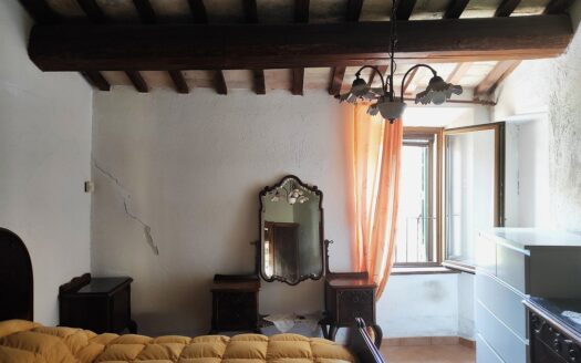 Cingoli Immobiliare Rif. 981 AFFASCINANTE CIELO-TERRA IN PIETRA A SAN SEVERINO MARCHE