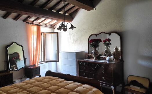 Cingoli Immobiliare Rif. 981 AFFASCINANTE CIELO-TERRA IN PIETRA A SAN SEVERINO MARCHE