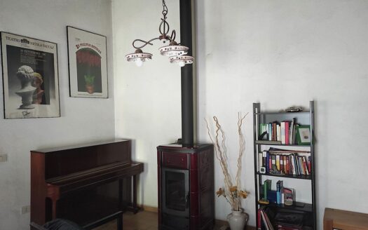 Cingoli Immobiliare Rif. 981 AFFASCINANTE CIELO-TERRA IN PIETRA A SAN SEVERINO MARCHE