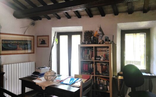 Cingoli Immobiliare Rif. 981 AFFASCINANTE CIELO-TERRA IN PIETRA A SAN SEVERINO MARCHE